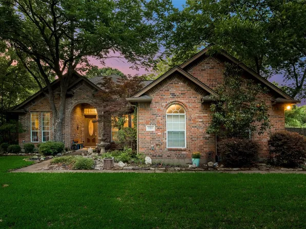 110 Westlawn Dr, Ovilla, TX 75154