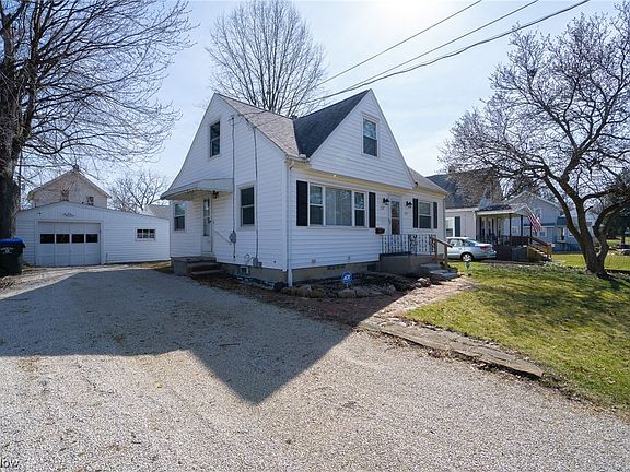 2nd image of 2327 9th St
