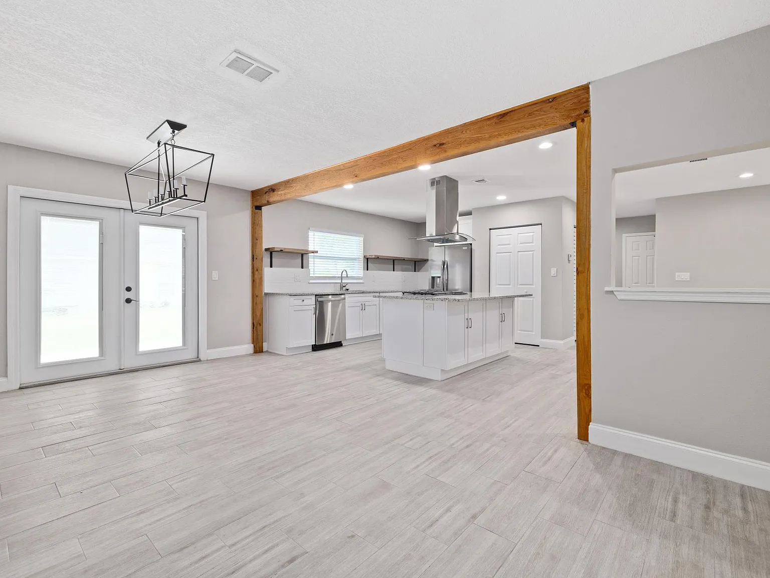 4 bed, 1968 sqft, $4,150 — Photo 3