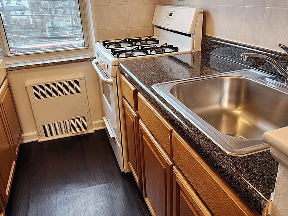 5th image of 8240 Austin St APT 3G