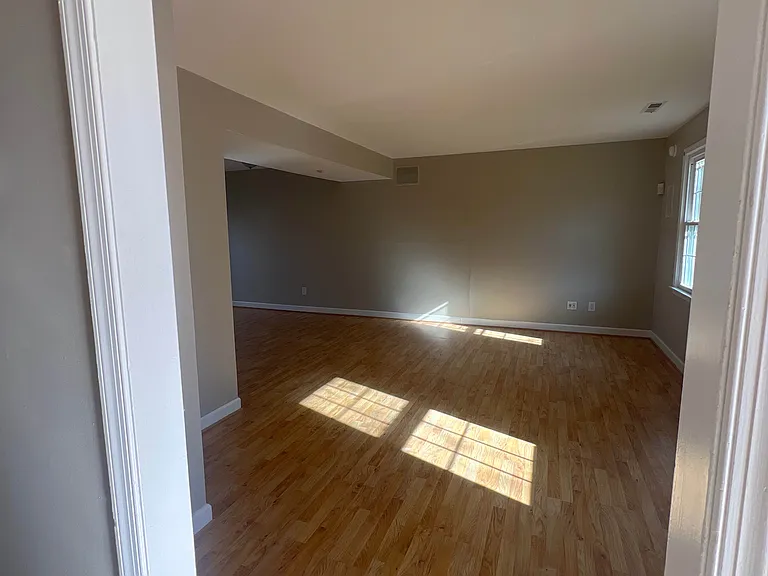 12100 Deerhurst Dr — Photo 23