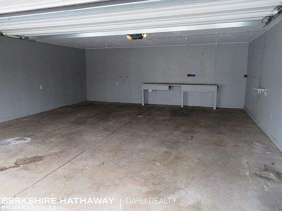 4th image of 419 Sherman Ave