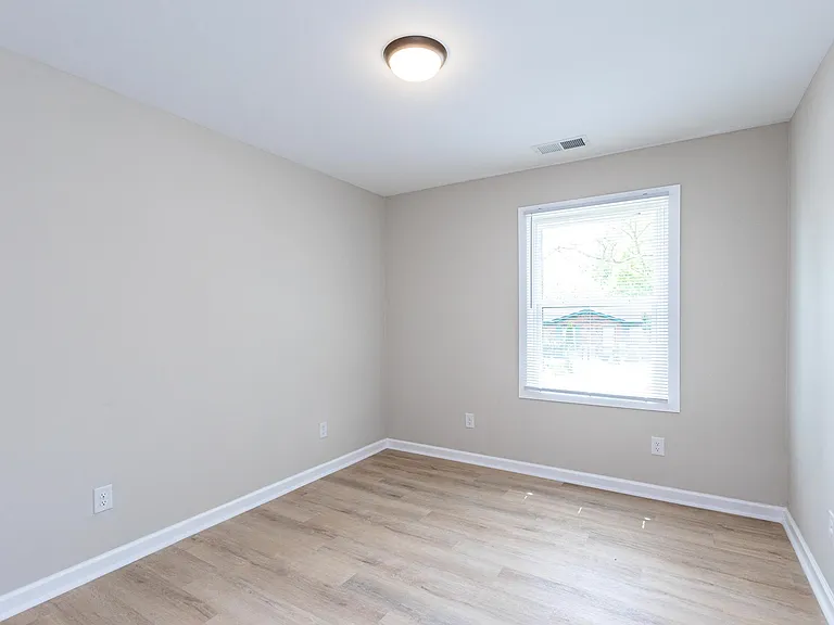 213 Brooks Rd — Photo 14