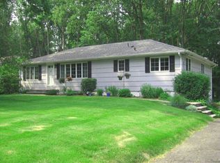 22 Fieldstone Dr, Whippany, NJ 07981