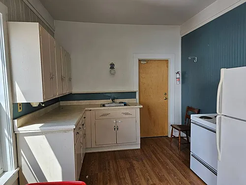 51 Lower Main St W Photo 1