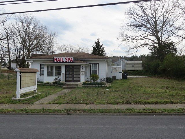 1st image of 426 E Atlantic St