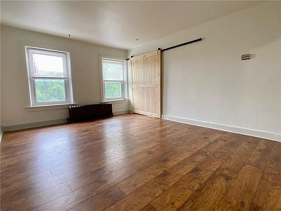 4th image of 423 Front St #3