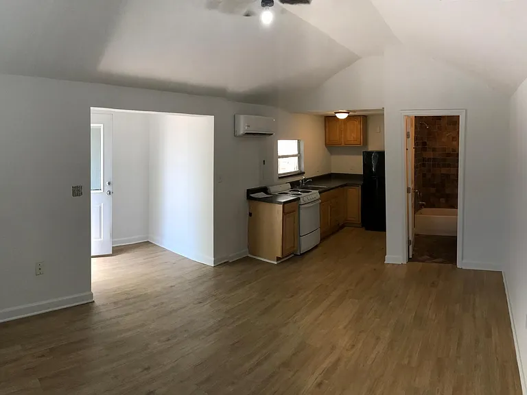 1700 E Crystal Lake Ave #REAR — Photo 4