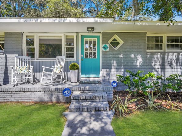 1704 Camellia Rd