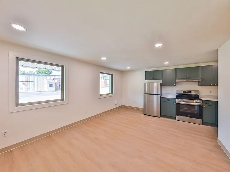 551 Elm St #19 — Photo 3
