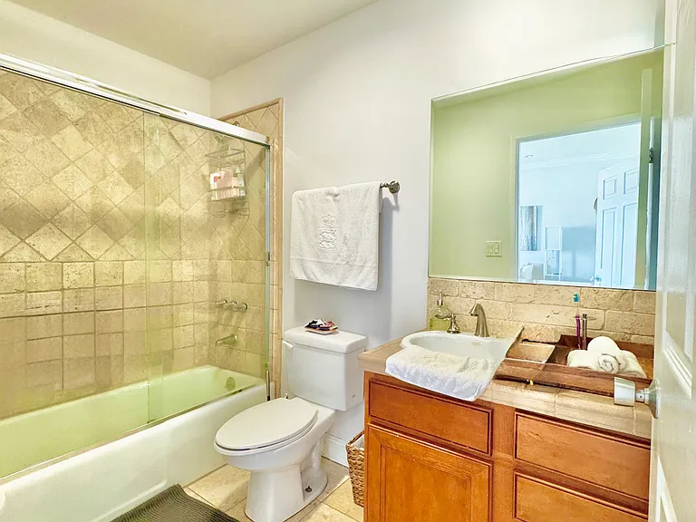 11812 Gorham Ave #Penthouse 2 — Photo 14