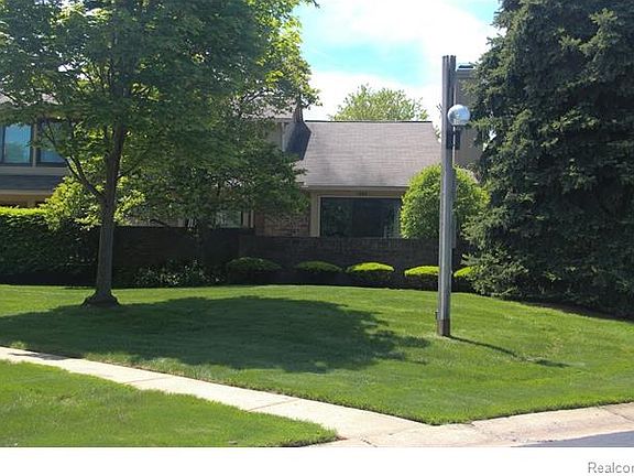 2nd image of 1660 S Hill Blvd #1