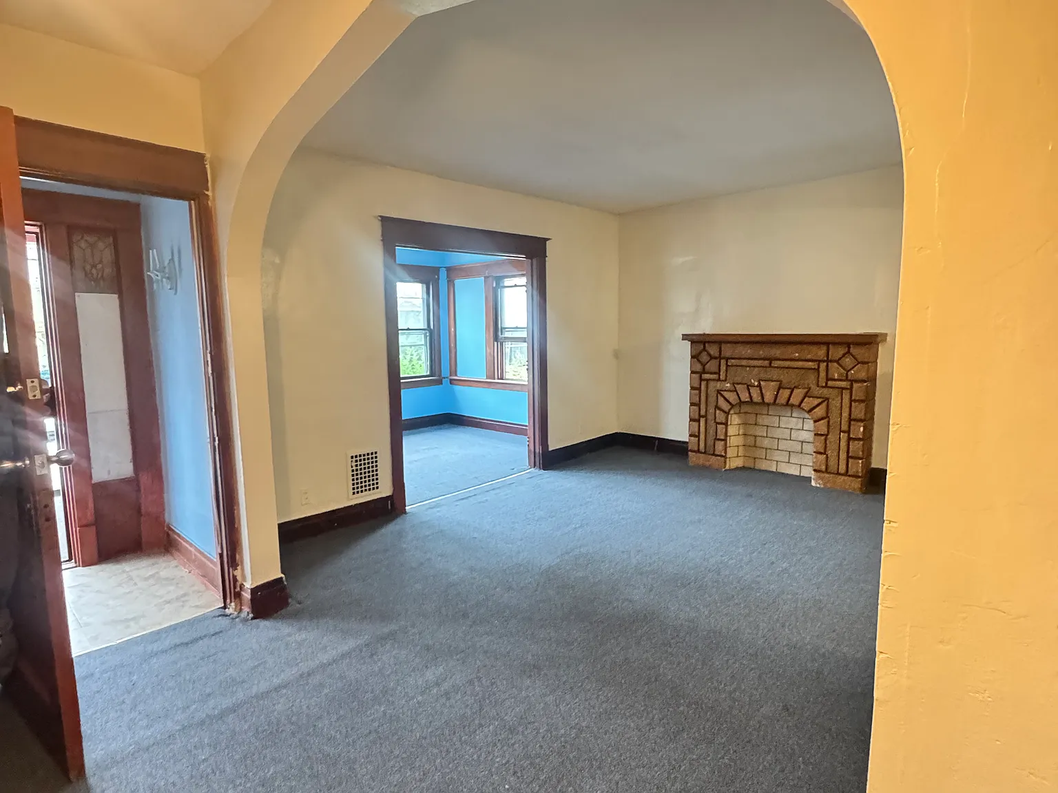 3 bed, $1,350 — Photo 2