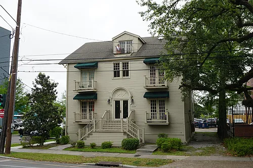 2735 Napoleon Ave Photo 1
