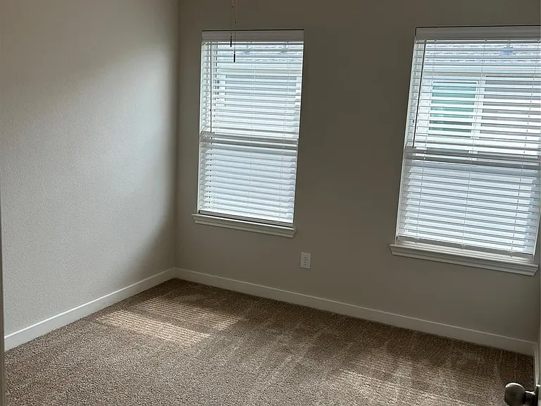 1511 Revolution Way — Photo 34