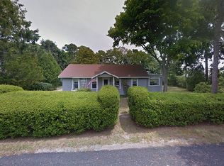 80 First Ave, West Hyannisport, MA 02672