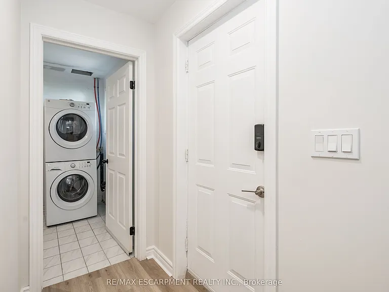 7669 Alpine Dr #LOWER — Photo 15