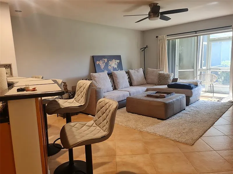 2 bed, 2.0 bath, $2,600 — Photo 3