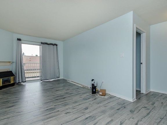 5th image of 2567 Victoria St #207