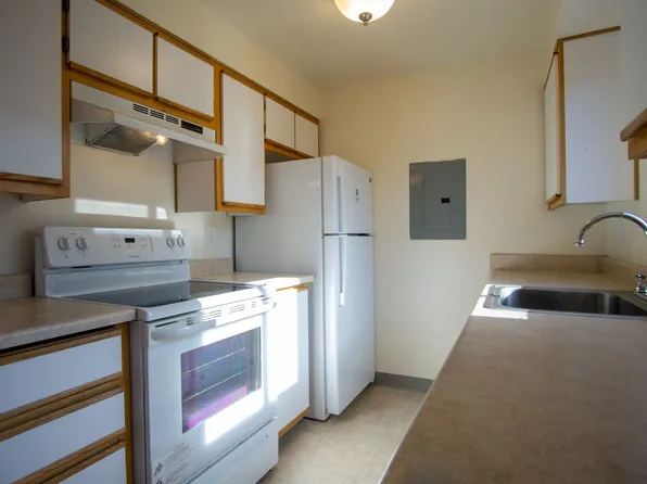 8363 SW Durham Rd APT 06, Tigard, OR 97224