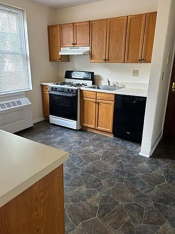 641 Summer St #1 — Photo 5