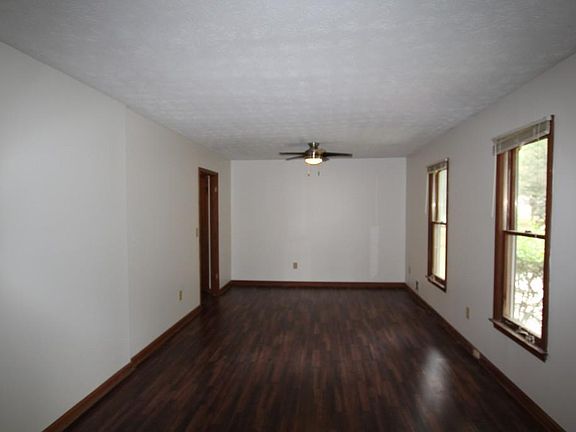 4th image of 348 Baskin Dr