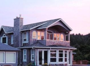 464 N Hemlock St, Cannon Beach, OR