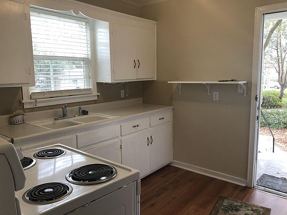 3rd image of 301 Clairborne Ave
