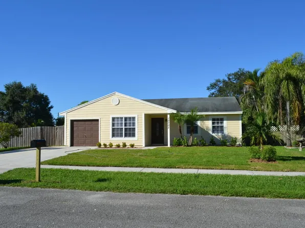 10707 Summertime Ln, Royal Palm Beach, FL 33411