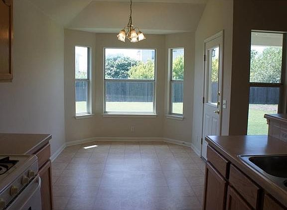 5th image of 611 Losoya Ct