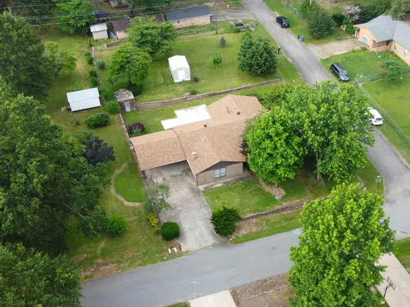 2823 Ward Dr, Bryant, AR 72019