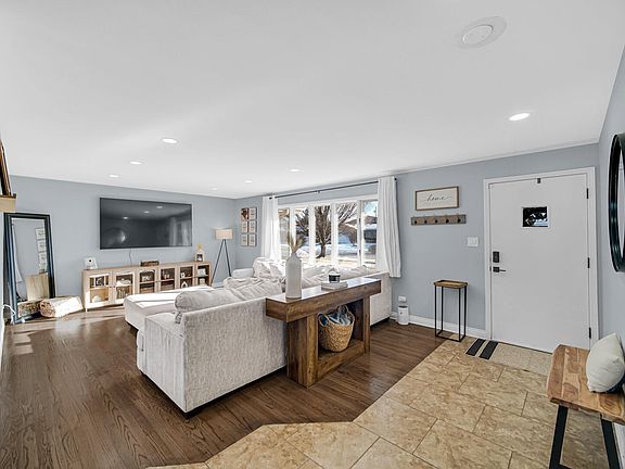 2nd image of 3011 Garfield Ave
