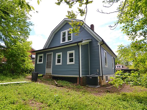 3rd image of 931 McDowell Ave NW