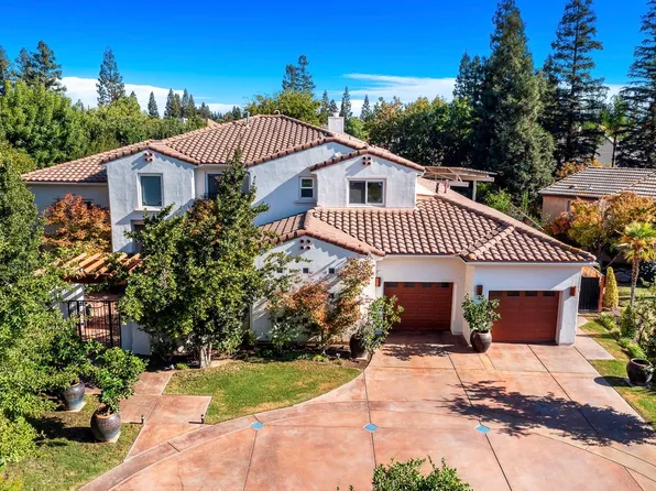 10368 N Bay Hill Dr, Fresno, CA 93730