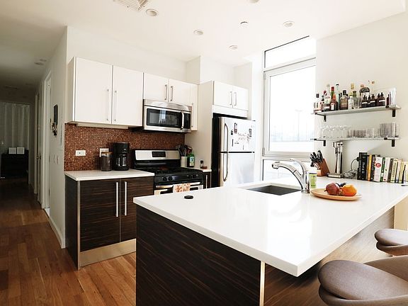 3rd image of 31 Kosciusko St #7B