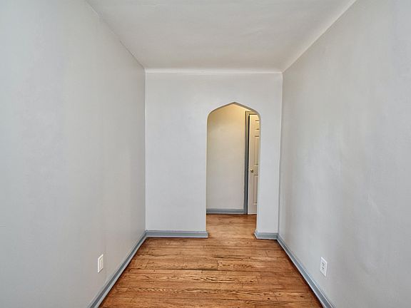 5th image of 2340 Harrison Ave #2