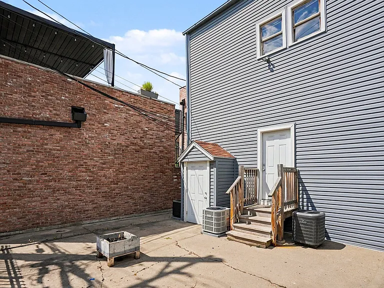 2257 W Hirsch St #1E — Photo 14
