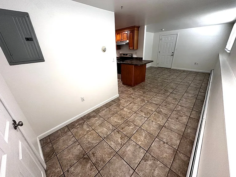 27 Emerald Dr #15 — Photo 5
