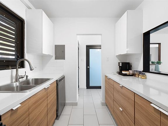 5th image of MONTESOL CANDELERO DRIVE #2066