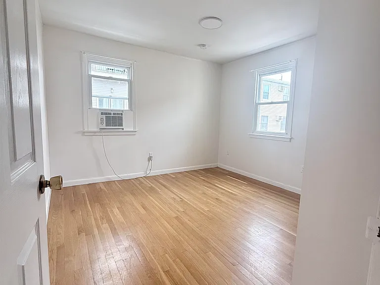 94 Laidlaw Ave — Photo 15