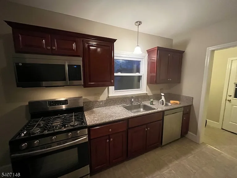 94 Summit Ave #1 — Photo 10