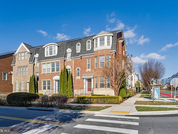 2nd image of 726 Crown Park Ave