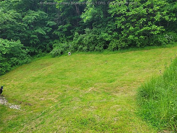 5th image of 3121 1/2 Sissonville Dr