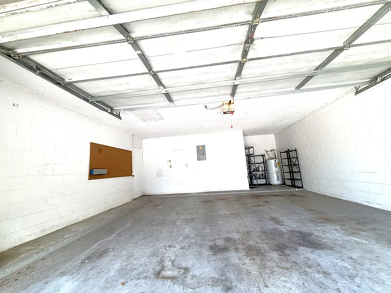 463 E Springtree Way — Photo 39