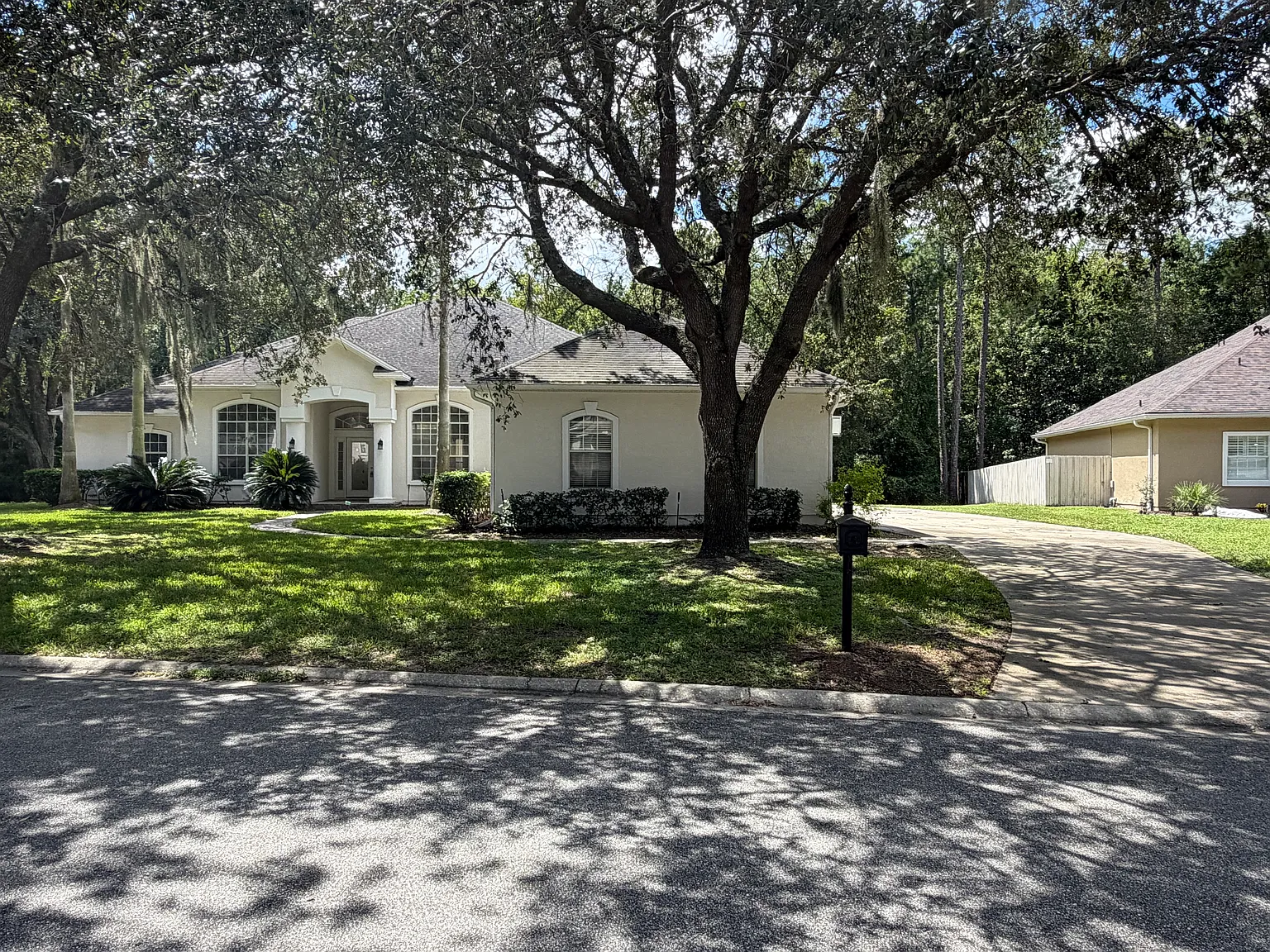 5 bed, 3650 sqft, $4,500 — Photo 4