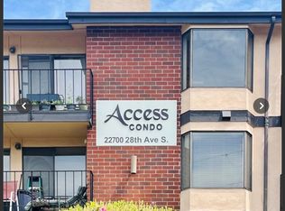 22700 28th Ave S APT 310, Des Moines, WA 98198