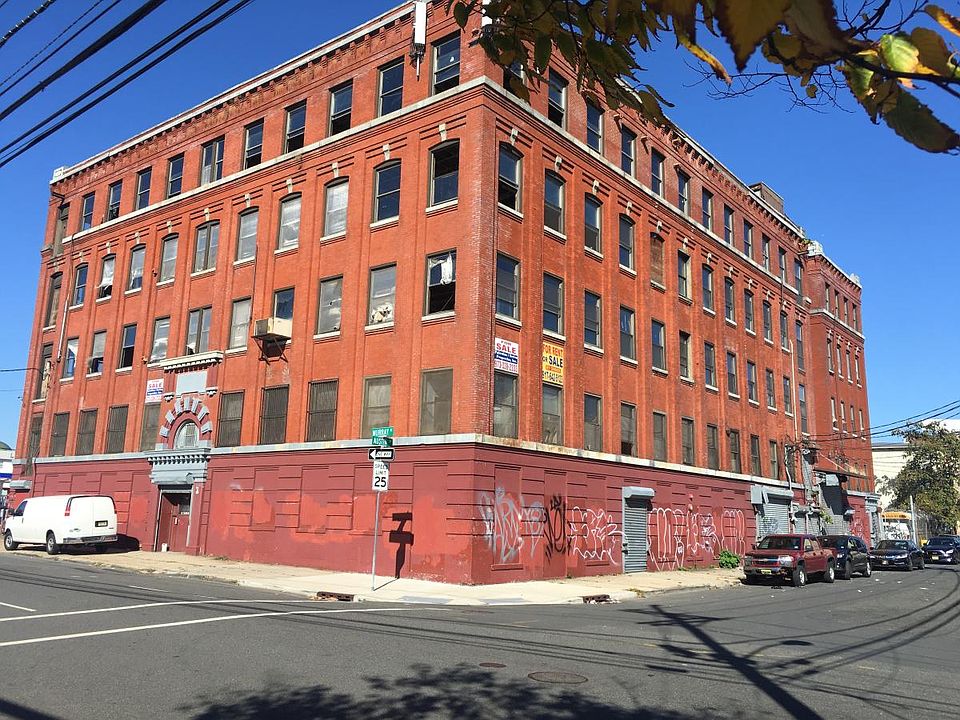2nd image of 1148 Broad St