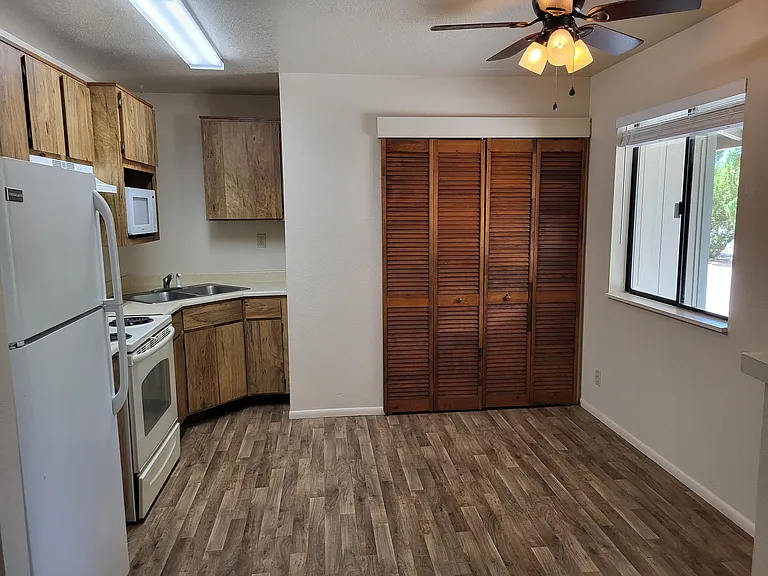 2829 N Superstition Ln #B — Photo 7