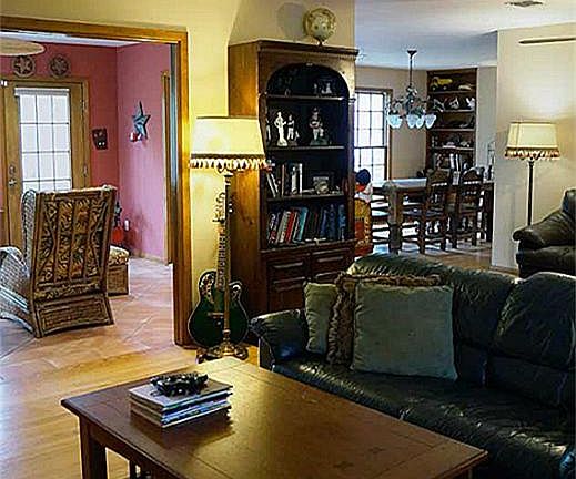 3rd image of 5634 Flack Dr