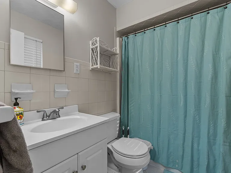 620 E New England Ave — Photo 18